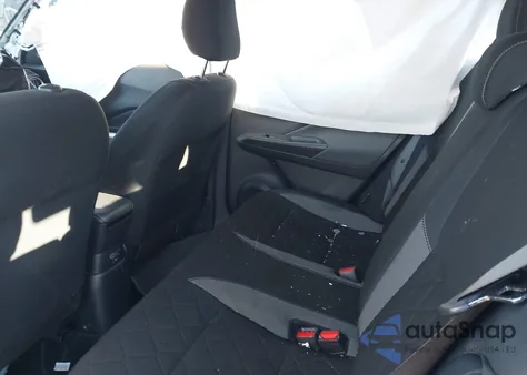 2020 Nissan Kicks Sv Xtronic Cvt z USA, uszkodzony, nr VIN 3N1CP5CV3LL563504